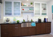 Vài gợi ý giúp chọn tủ bếp gỗ bền, đẹp nhưng chi phí thấp Vài gợi ý giúp chọn tủ bếp gỗ bền, đẹp nhưng chi phí thấp