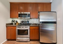 Tủ bếp gỗ Gõ Đỏ dáng chữ I, tại sao không? Tủ bếp gỗ Gõ Đỏ dáng chữ I, tại sao không?